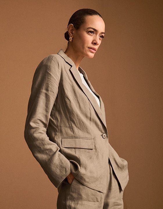 Keylooks im April: Leinenkombi aus Blazer, Hose und Shirt
