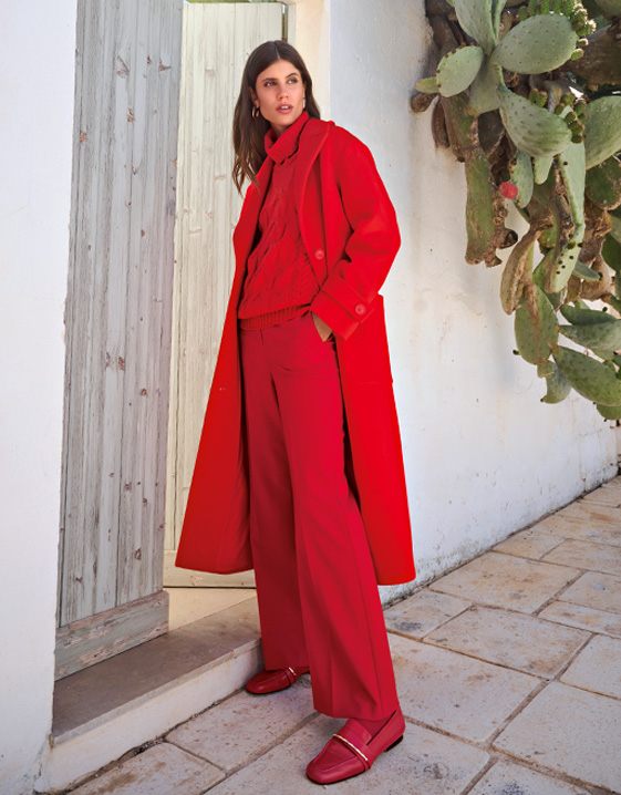 Rot kombinieren: Monochrome Look mit warmem Rot